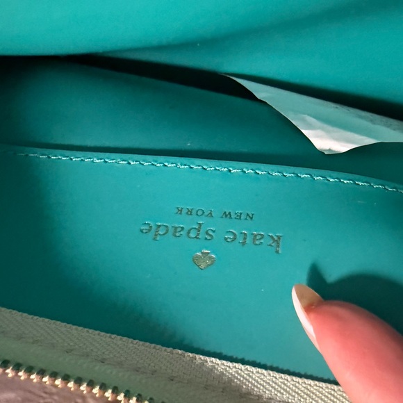 Kate Spade purse in mint - Picture 3 of 3